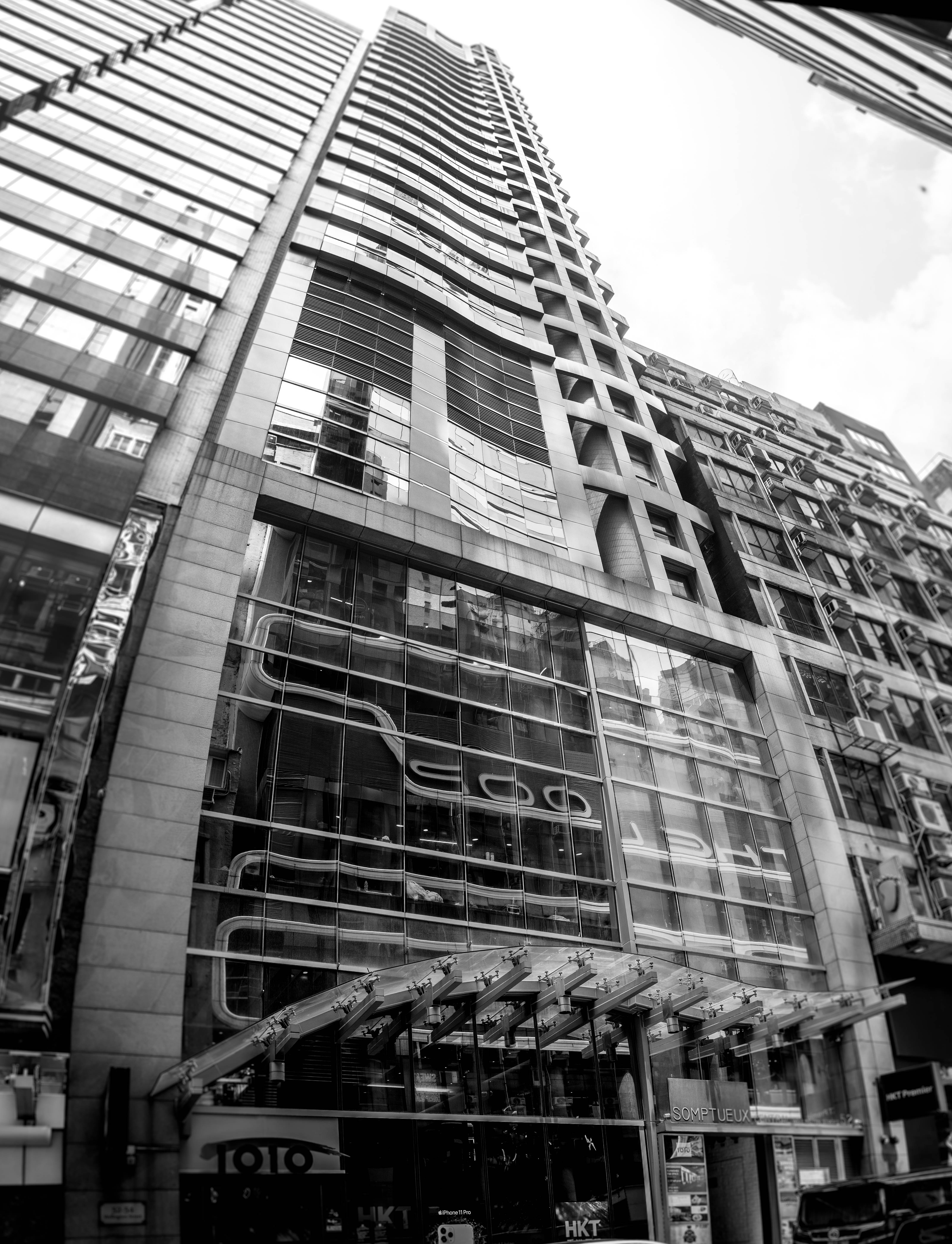Somptueux Central Business Center